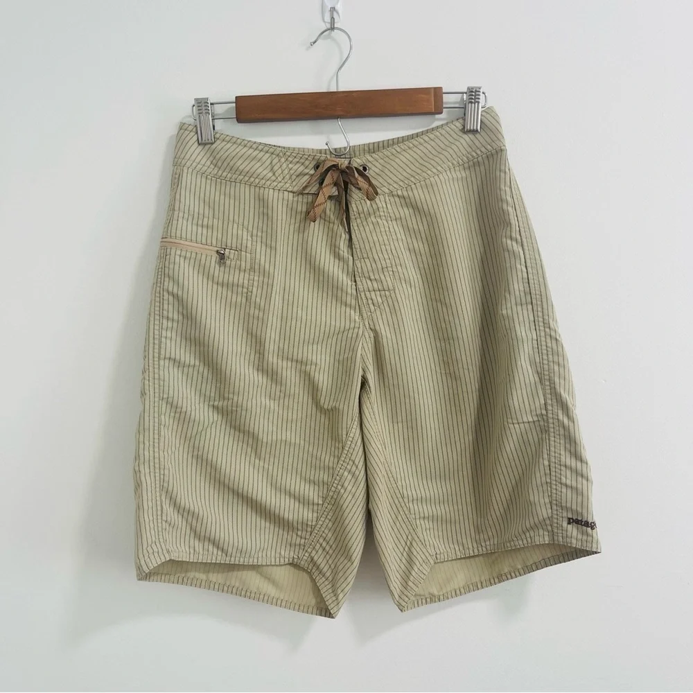 Patagonia Mens Board Shorts Swim Trunks Tan Brown Pinstripe 28 9.5” Inseam
